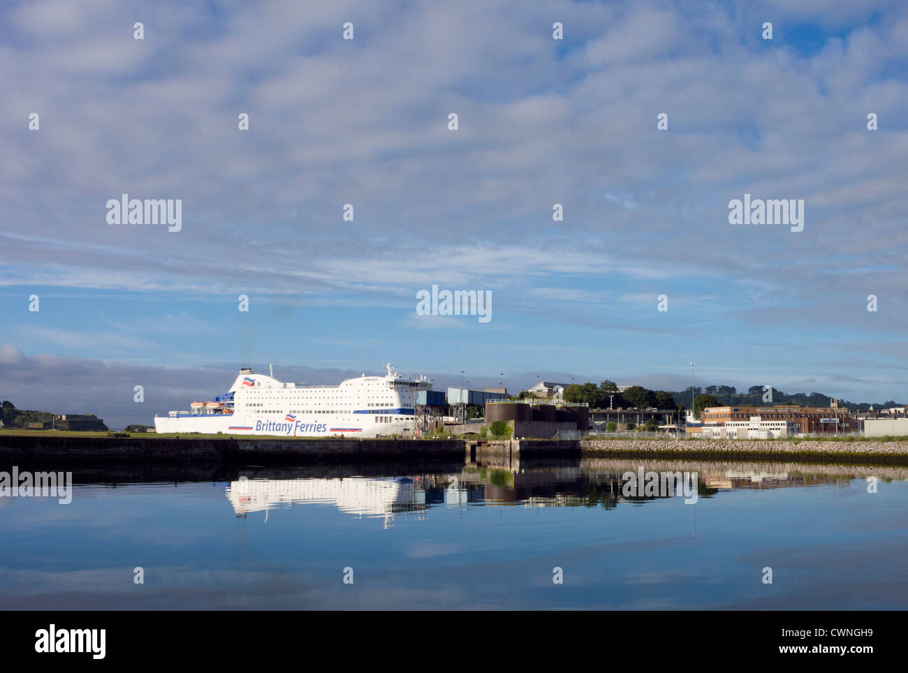 Brittany Ferries Schiff 'Armorique"verlassen Millbay Ferryport in Plymouth auf dem Weg nach Santander, Spanien Stockfoto
