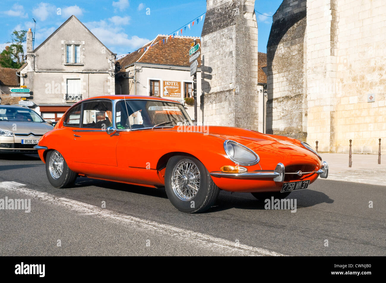 2x Hellbraune Leder-Motorhaubenriemen Für Oldtimer Mini & Jaguar E-Type – Bowers