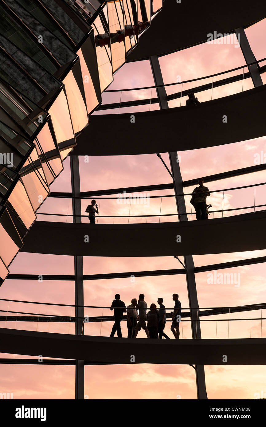 Europa, Deutschland, Berlin, Fosters Kuppel des Reichstagsgebäudes Stockfoto