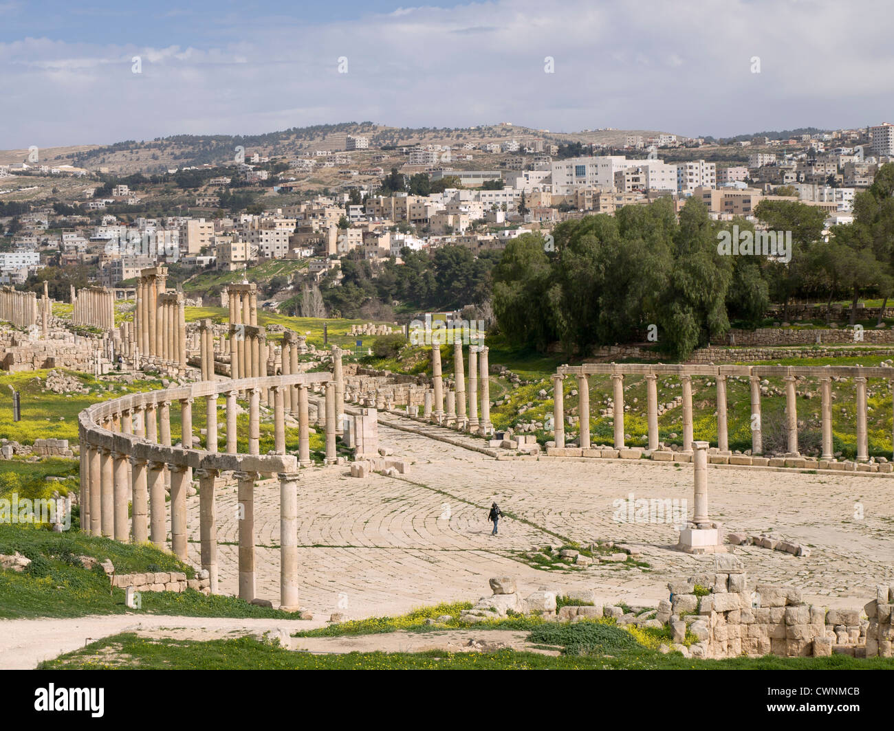 Bleibt der ovale Forum in den Ruinen der römischen Stadt Gerasa in der heutigen Jerash in Jordanien Stockfoto