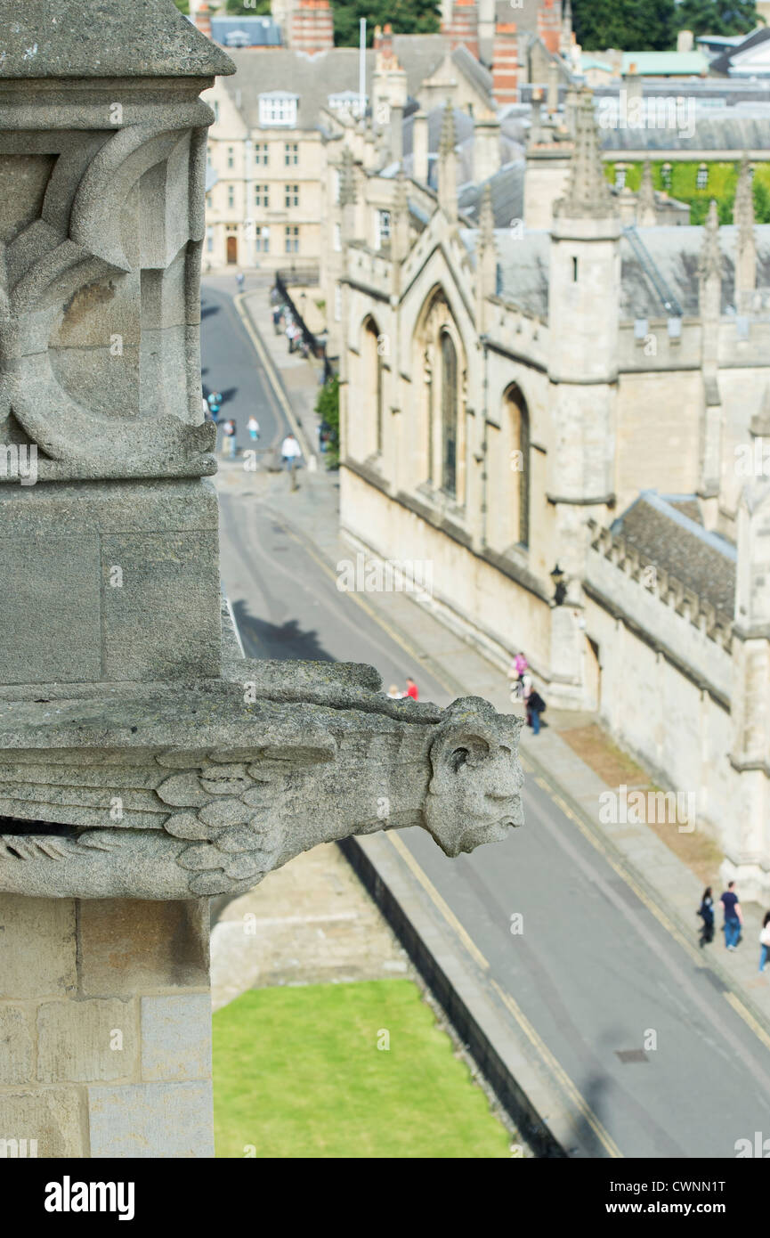 Geschnitzten Stein Wasserspeier auf dem Turm von der Universität von St Mary die Jungfrau, Oxford, England Stockfoto