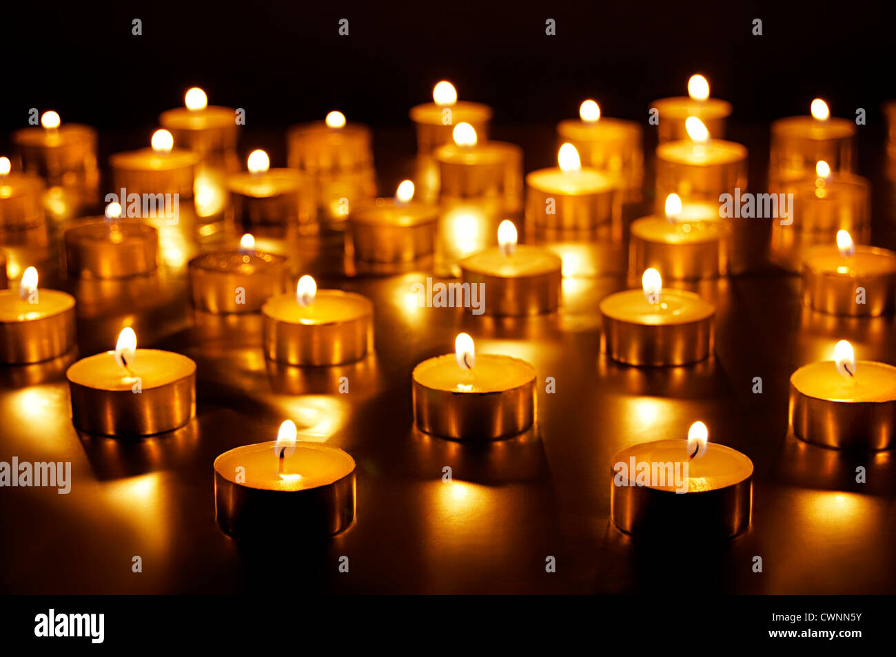 Kerzen brennen auf Diwali Festival Indien Stockfoto