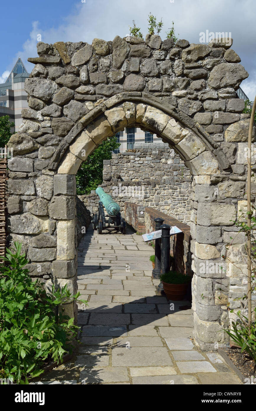 St. Denys Priory Torbogen, Old Town, Southampton, Hampshire, England, Vereinigtes Königreich Stockfoto
