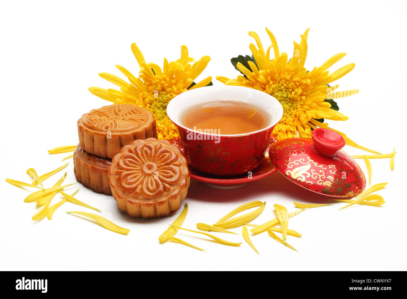 Mooncake und Tee, chinesische Mitte Herbst Festival Essen. Stockfoto