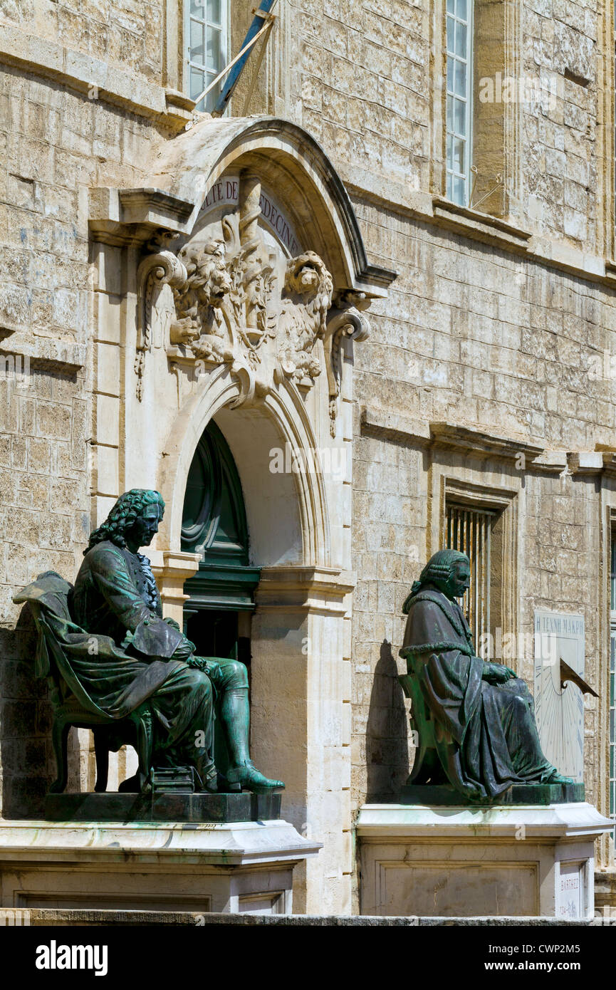 Universität für Medizin, Statuen von Lapeyronie und Barthes, Montpellier, Languedoc-Roussillon, Frankreich Stockfoto