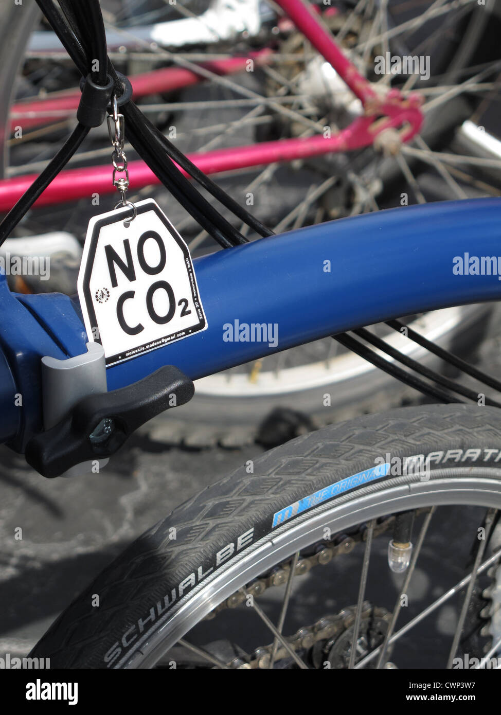 Salvaciclisti Fahrrad Protest für mehr Sicherheit für Fahrer auf der Via dei Fori Imperiali Street vom Kolosseum in Rom, Italien Stockfoto