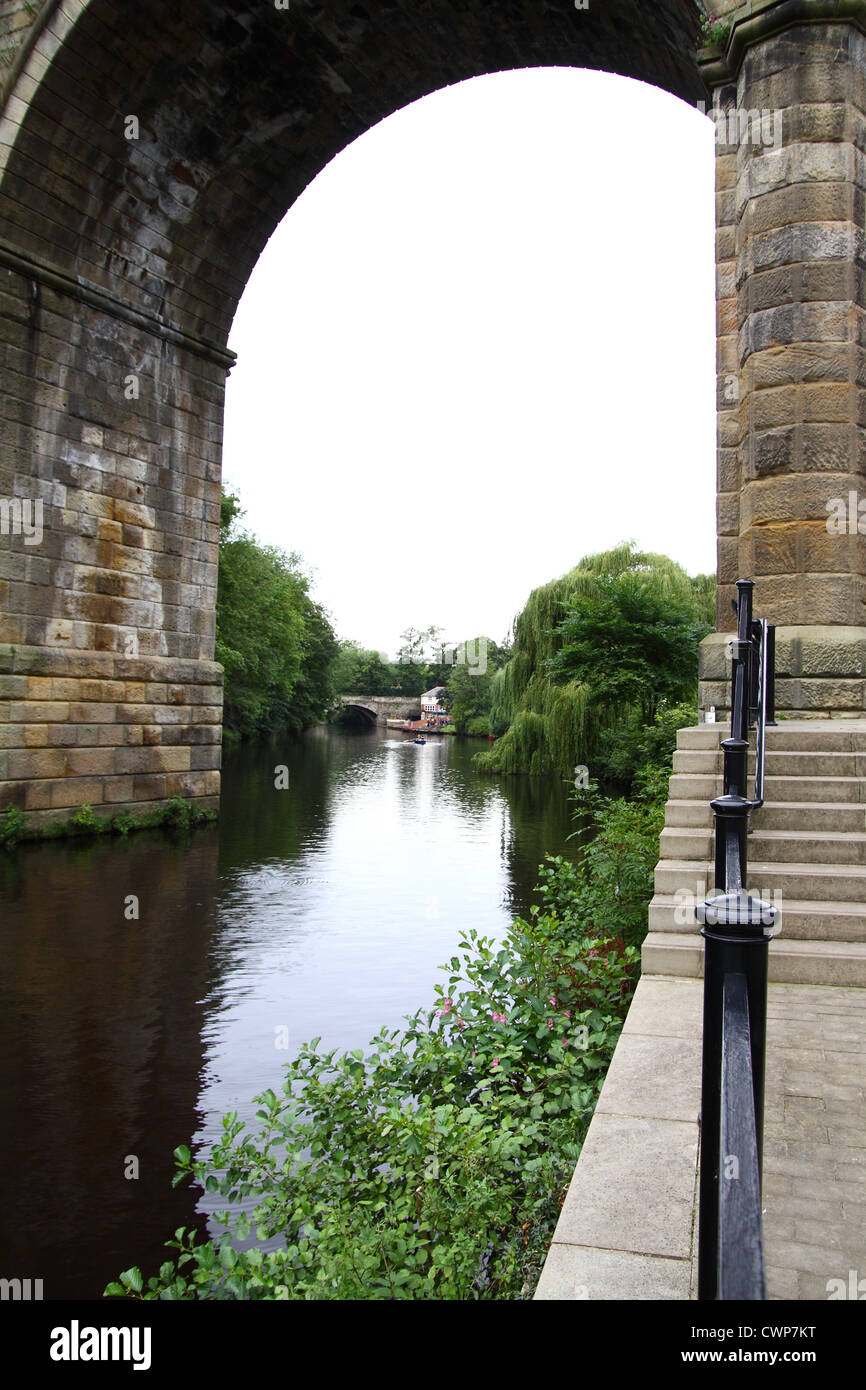 Nahaufnahme der Viadukt über Fluß Nidd bei Knaresborough Stockfoto