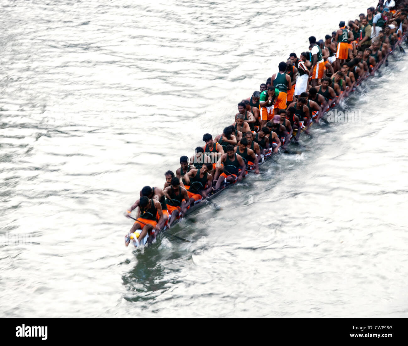 Paddler, die Schlange Ruderboot hautnah während Nehru Trophäe-Regatta in Alleppey, Stockfoto