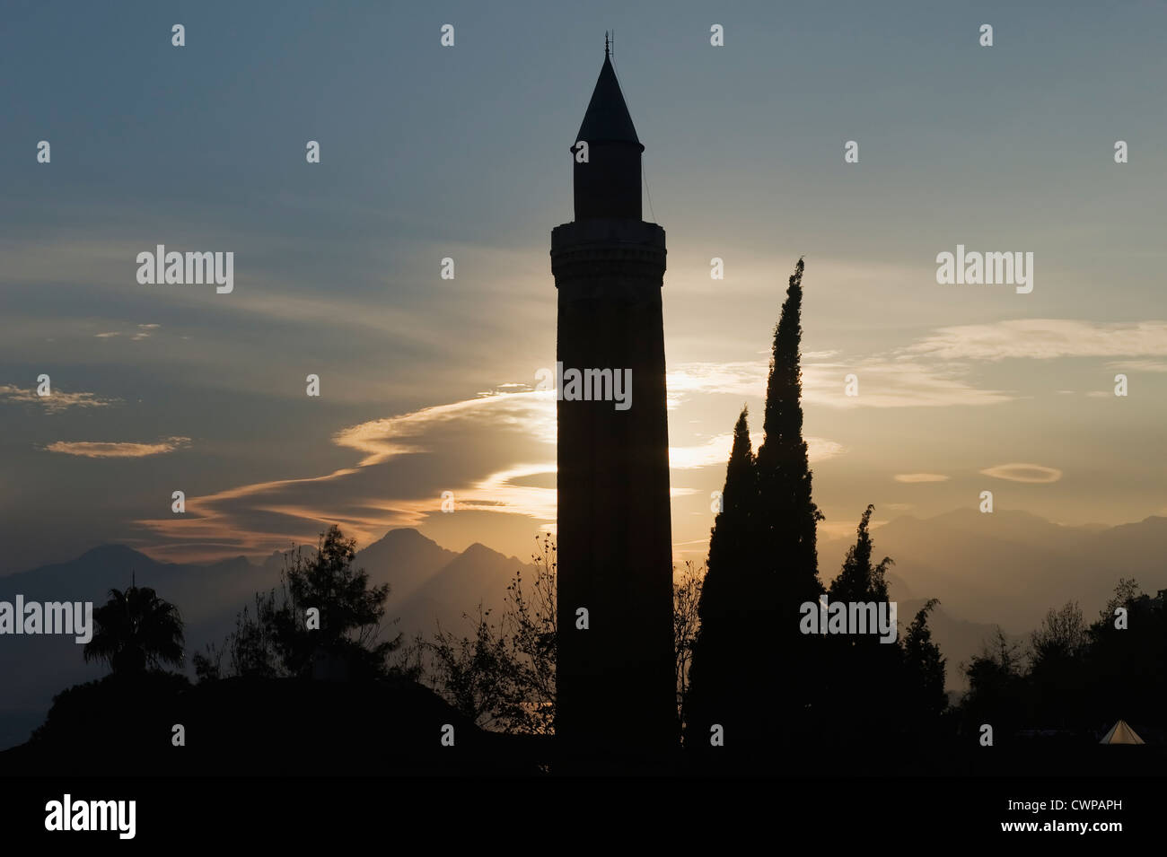 Yivli Minare Moschee Minarett und die Altstadt, Antalya, Türkei Stockfoto