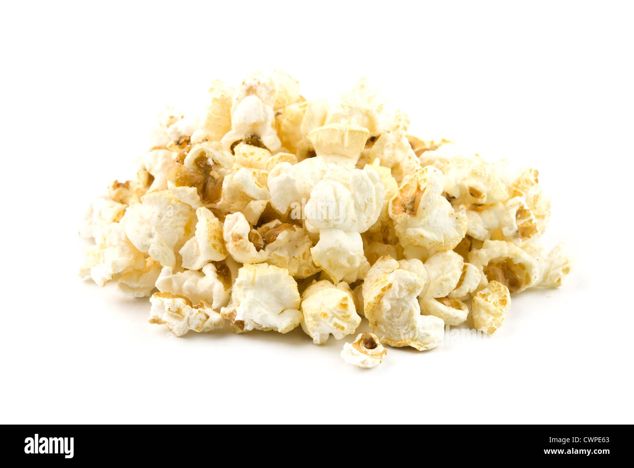 Popcorn auf dem weißen Hintergrund isoliert Stockfoto
