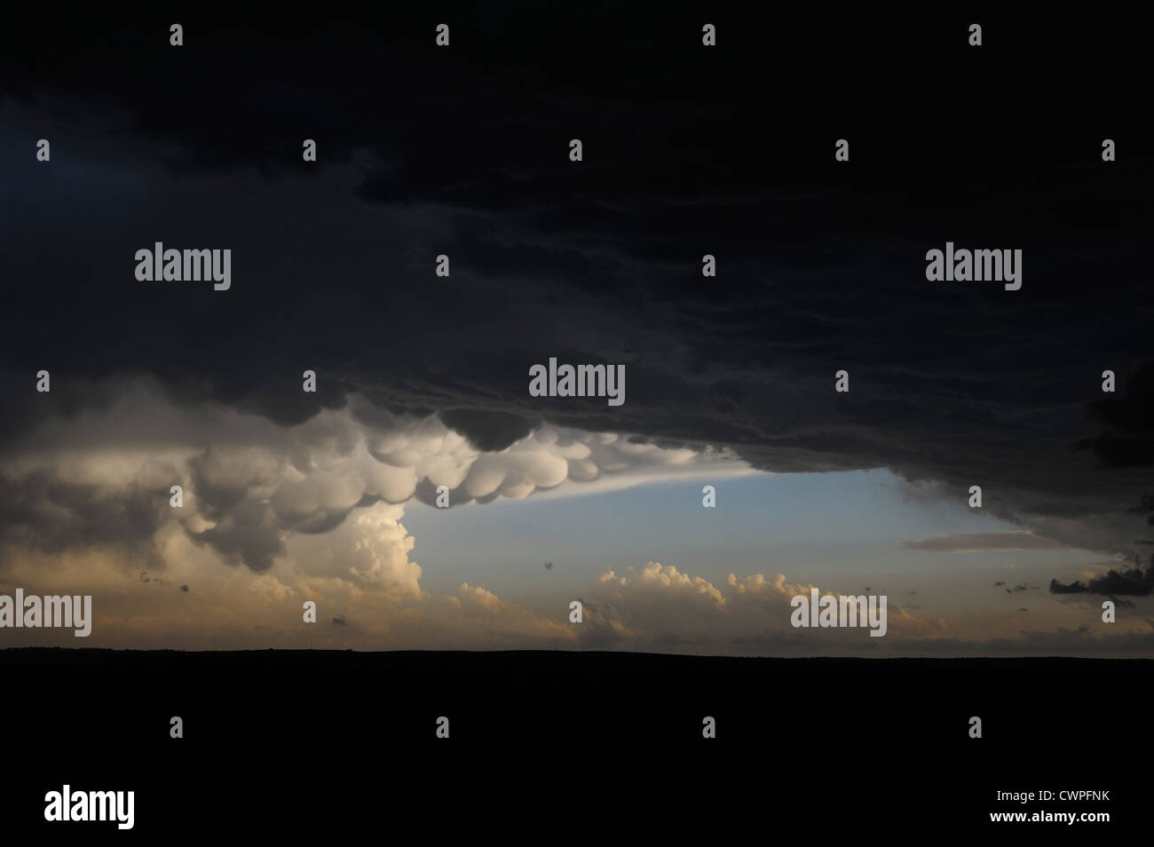 Gewitter und Mammatus in High Plains von Ost-Colorado Stockfoto