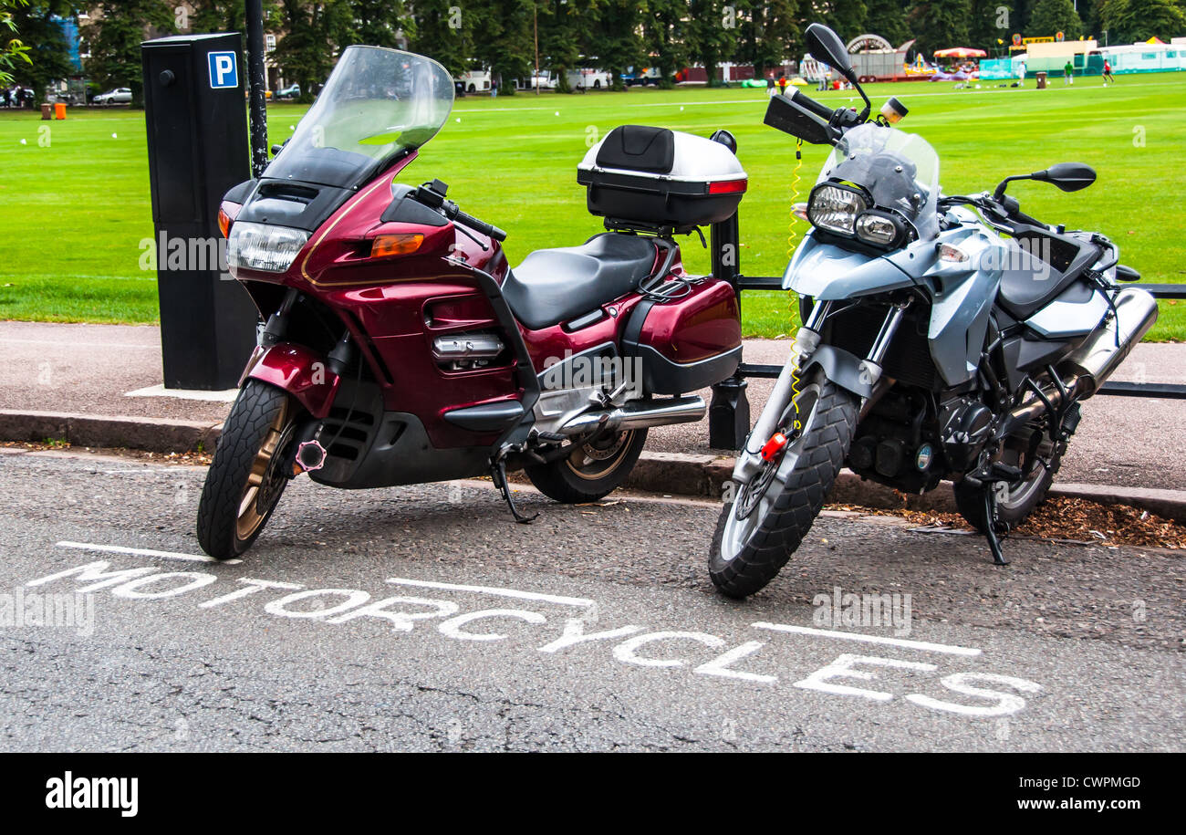 Motorräder parken in der Nähe von Parkers Stück Cambridge UK Stockfoto