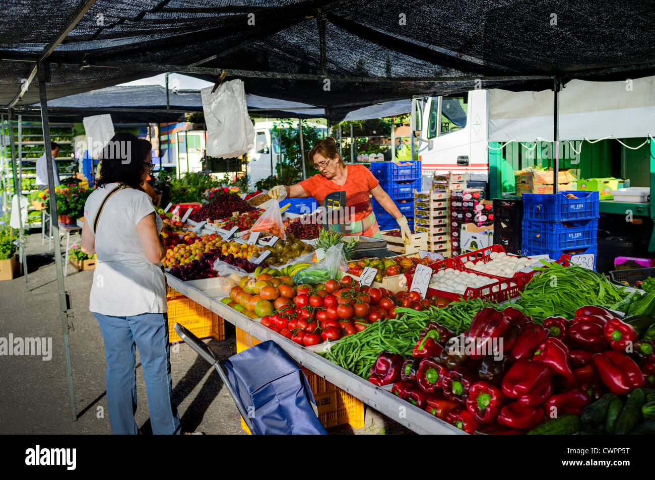 Ein Obst- und Gemüsemarkt stall in Spanien. Stockfoto