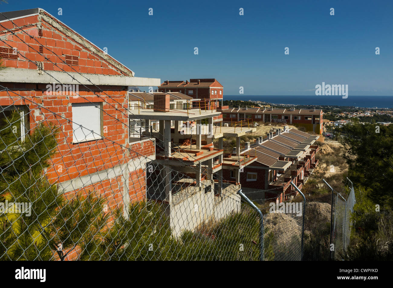 Aufgrund der Wirtschaftskrise Te aufgegeben haben viele Neubauten an der Costa Blanca, Spanien. Stockfoto