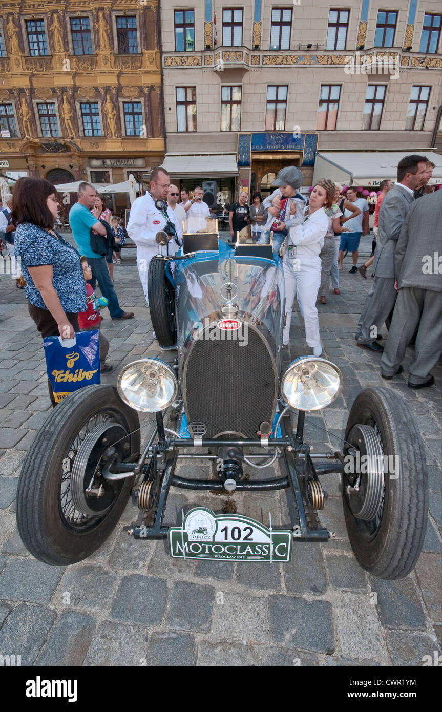 1928 Bugatti Typ 40 Roadster auf Motoclassic Auto show am Rynek (Marktplatz) in Breslau, Niederschlesien, Polen Stockfoto