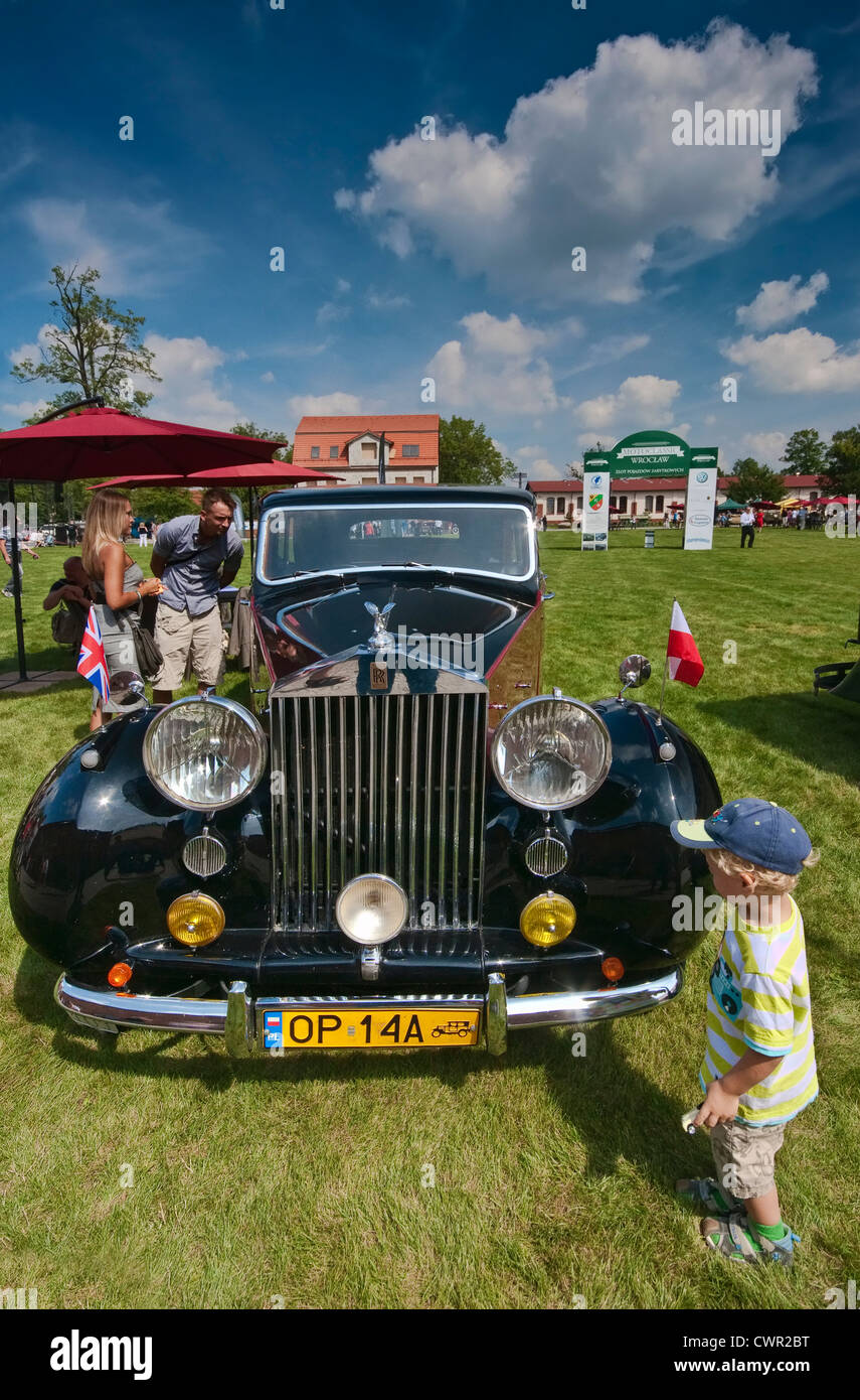 1950er Jahre Rolls-Royce Silver Wraith Motoclassic Auto show im Topacz Schloss in Kobierzyce in der Nähe von Breslau, Niederschlesien, Polen Stockfoto