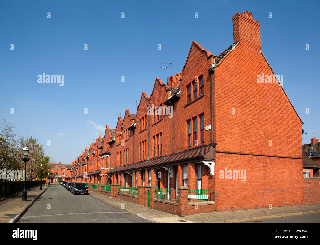 Großbritannien, England, Salford, Kaserne Neubausiedlung, Regent Square urban Thrre geschossiges Reihenhaus wohnen im Naturschutzgebiet Stockfoto