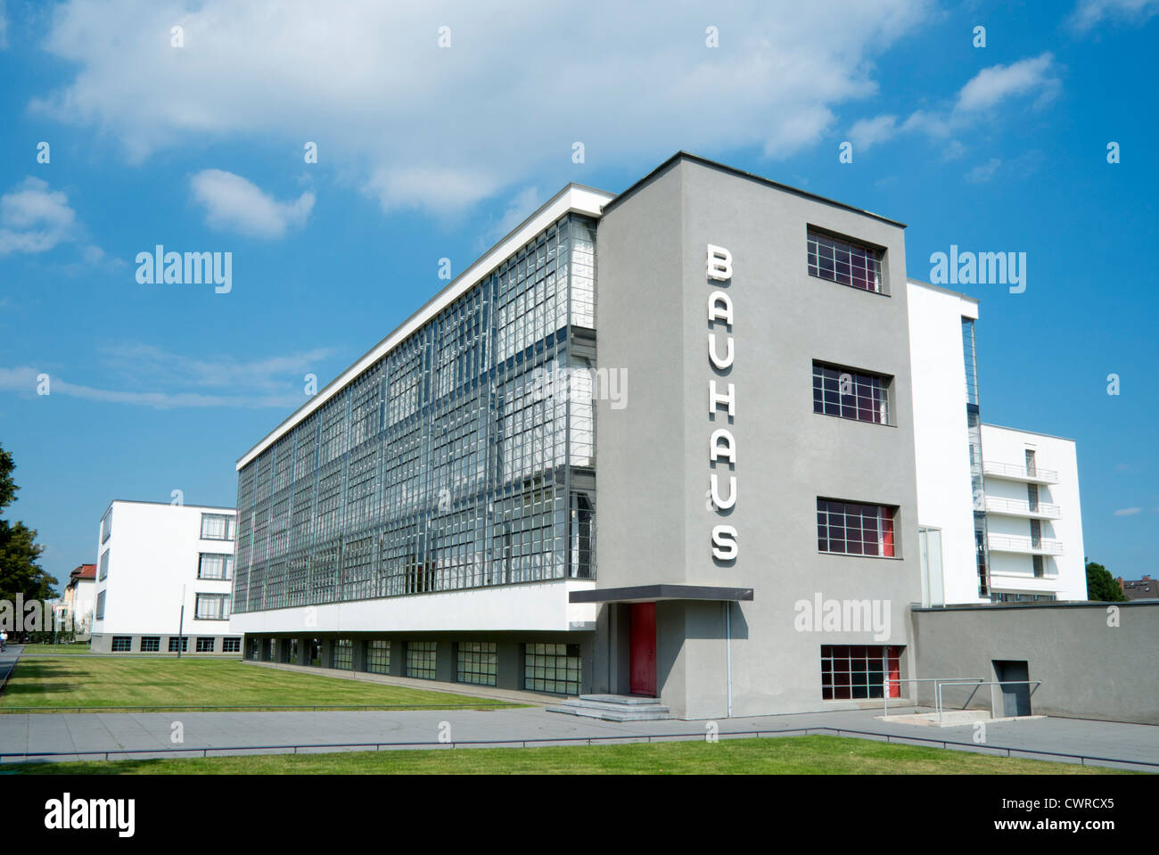 Bauhaus-Gebäude und Architektur Schule entworfen von Walter Gropius in Dessau Deutschland Stockfoto