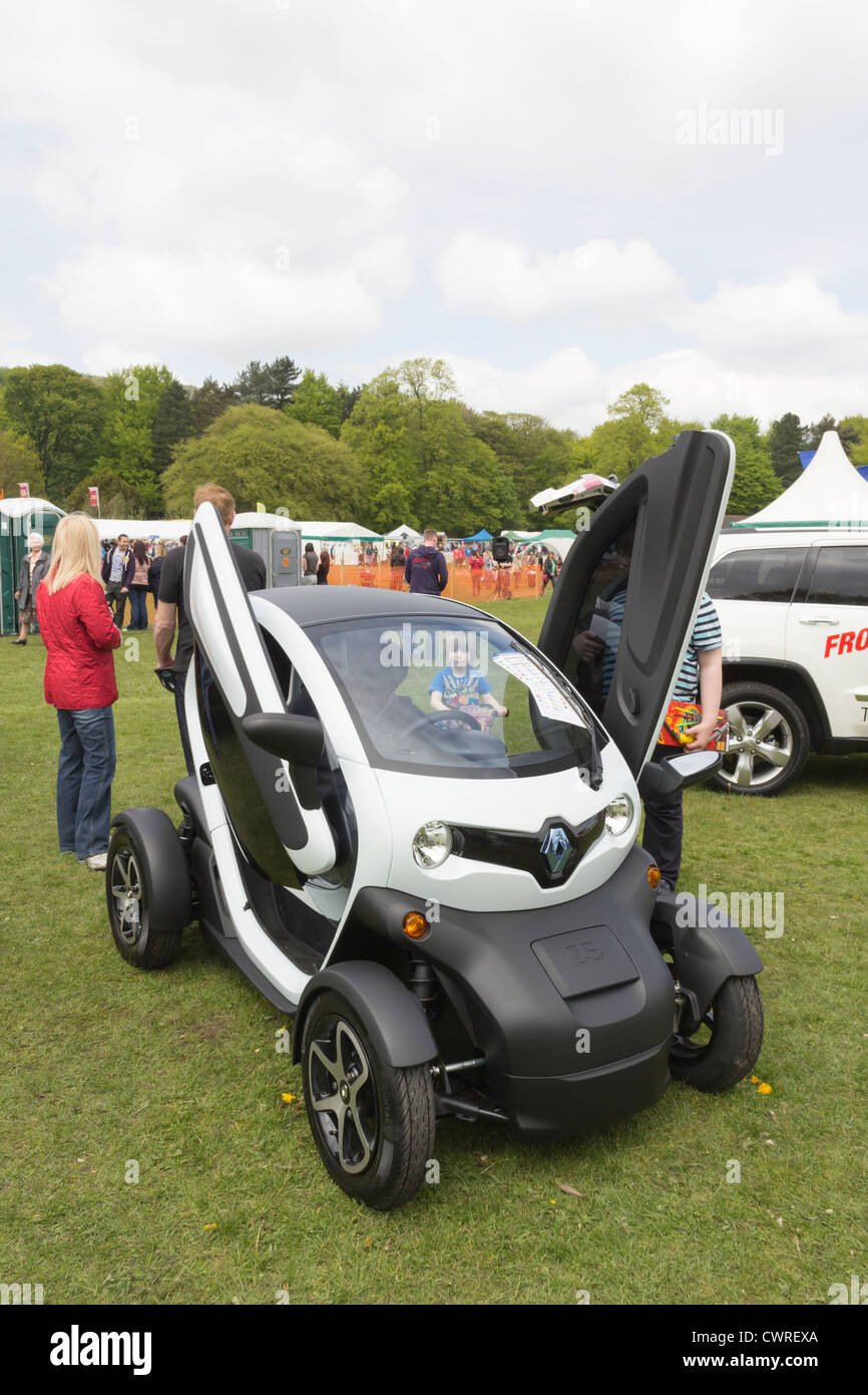 Ein Renault Twizy Elektroauto Sackler Witton Country Park im Mai 2012 in der Lancashire Landschaft Experience Day in der Nähe. Stockfoto