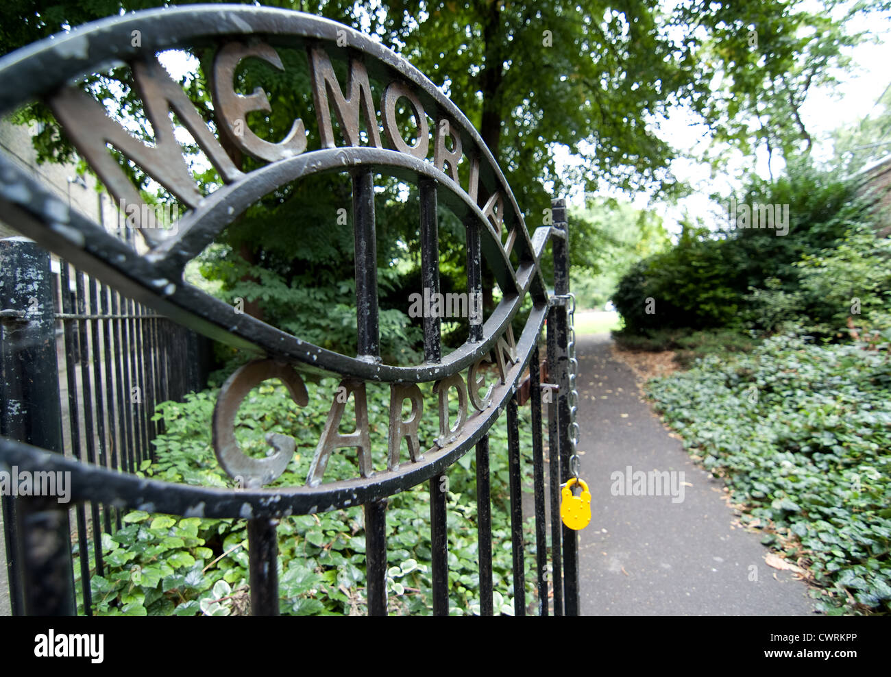 Eingangstor zum Memorial Park, Grove Hall Park Bow E3 Stockfoto