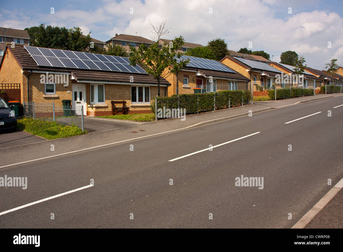 Solar Photovoltaik-Solarzellen auf Bungalows, kostenlosem Strom zu schaffen. Stockfoto