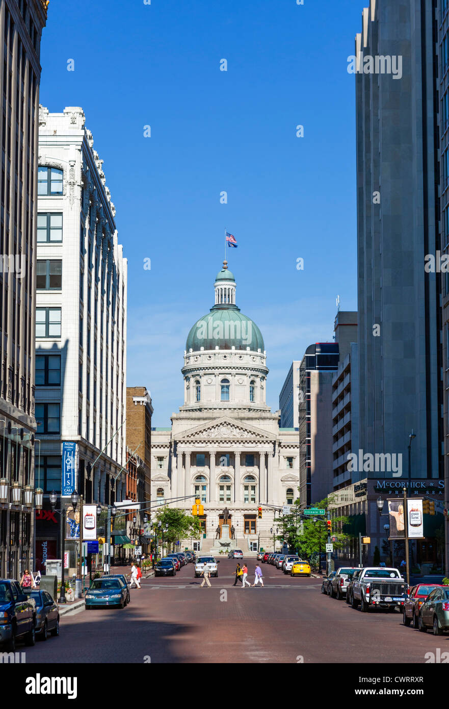 Blick nach Westen Market Street in Richtung Indiana Statehouse (State Capitol), Indianapolis, Indiana, USA Stockfoto