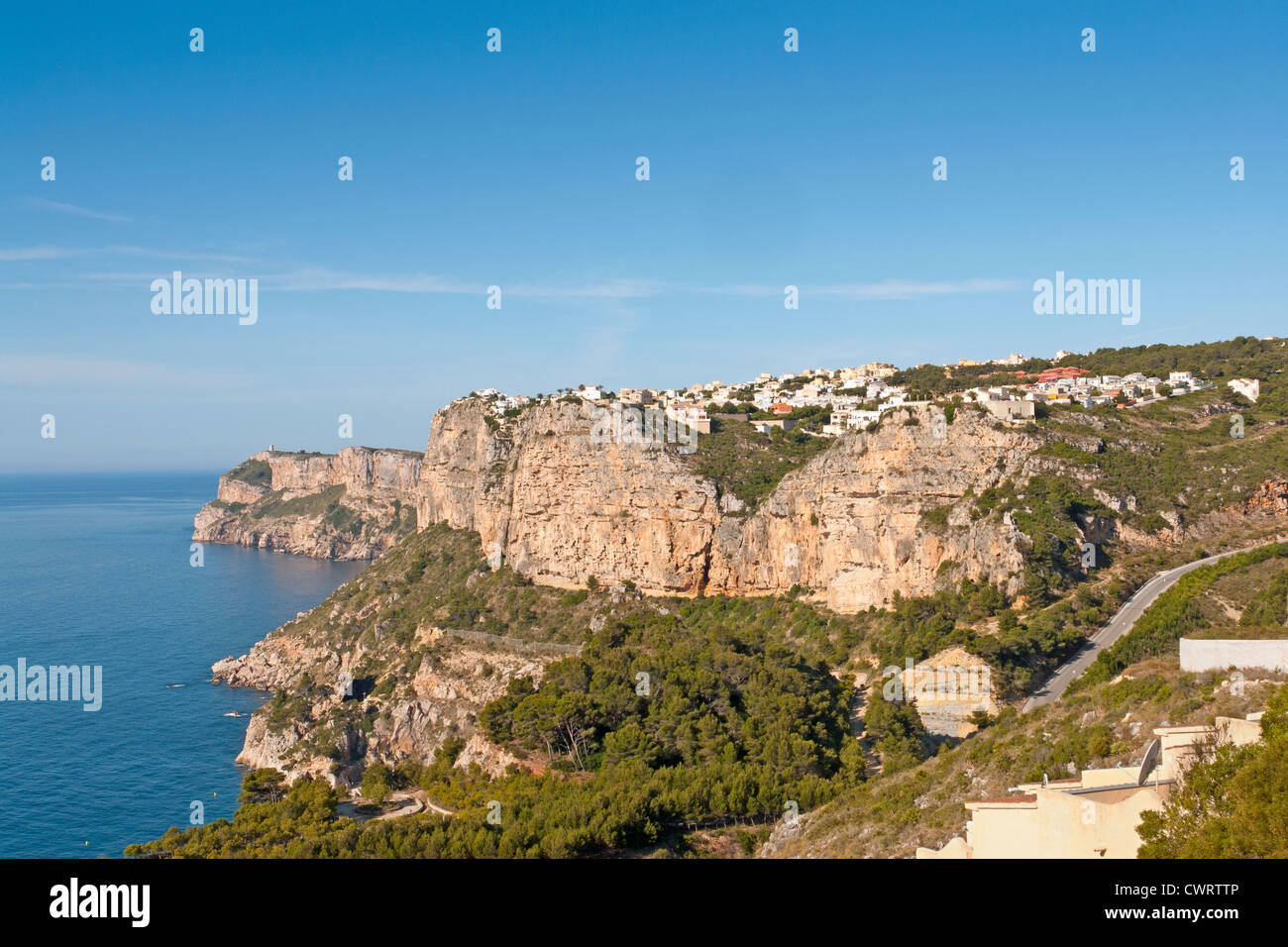 Urbanisierung (Urbanizacion) Cumbre del Sol-Benitachell. Costa Blanca Spanien Stockfoto