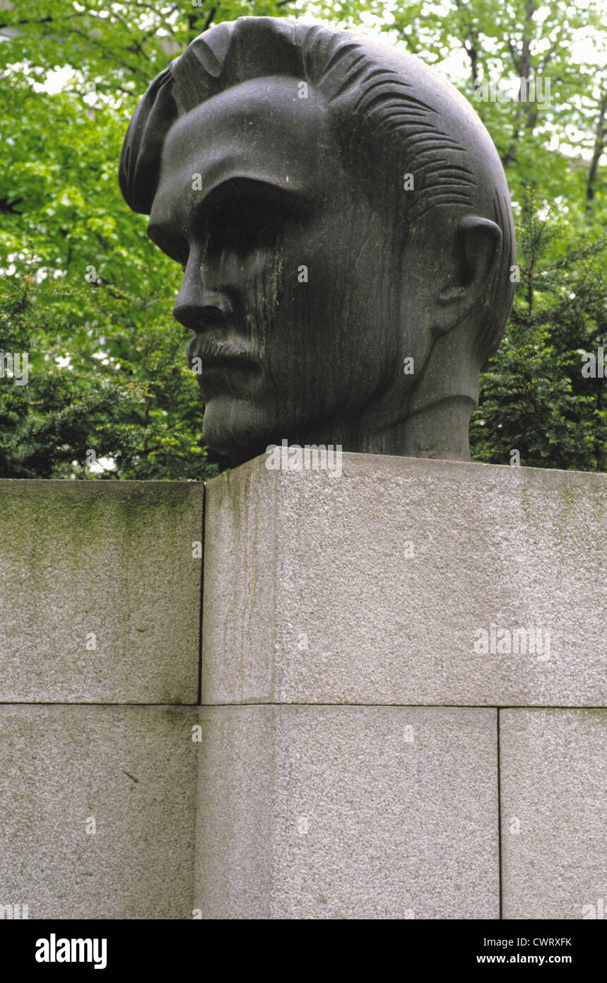 Ein Denkmal für finnischen Komponisten Toivo Kuula durch Waino Aaltonen in Vaasa, Finnland Stockfoto