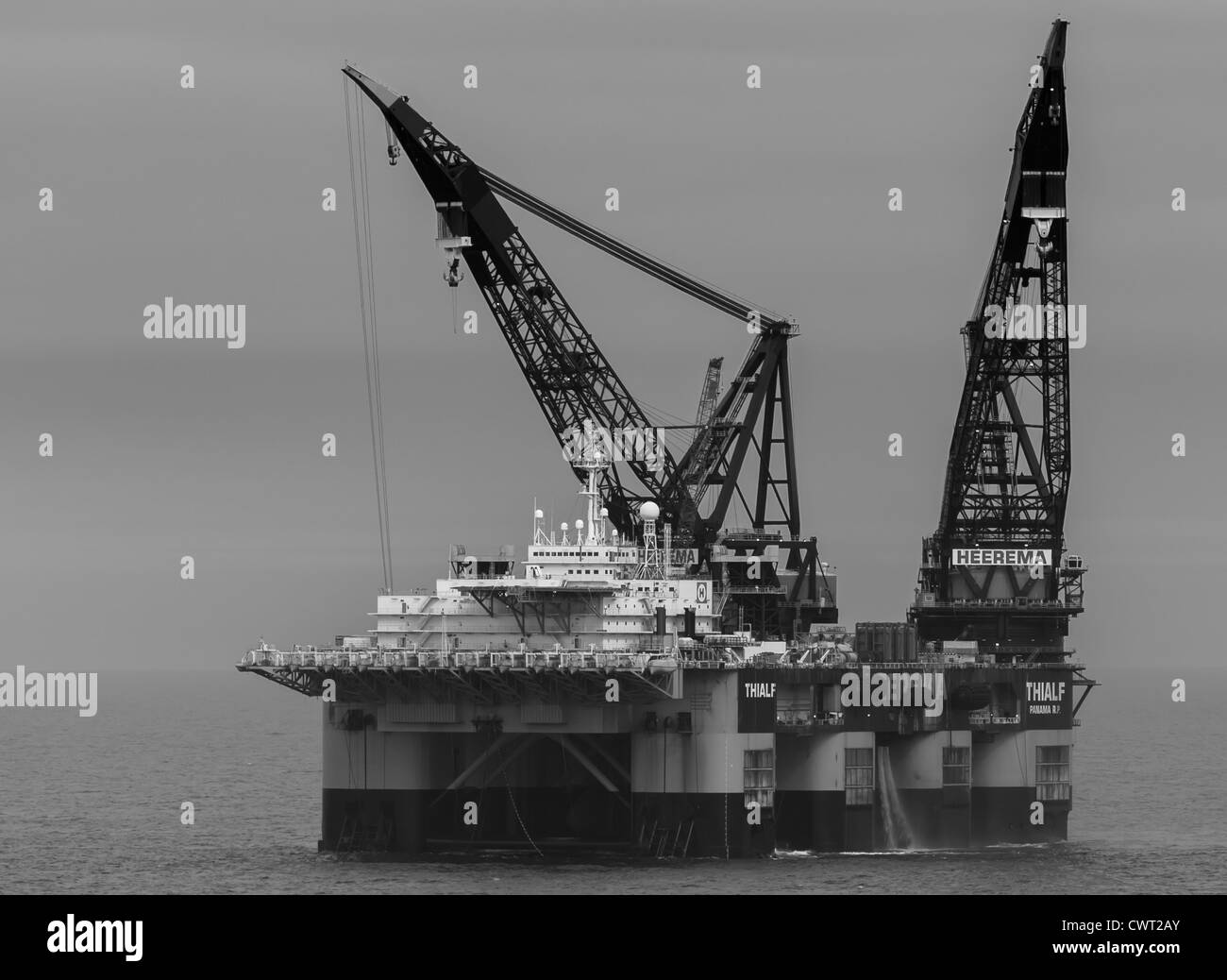 Die Thialf DCV (Deepwater Construction Vessel). Ein Lastkahn Schwergut-marine-Konstruktion. Teil der Flotte Heerema Stockfoto