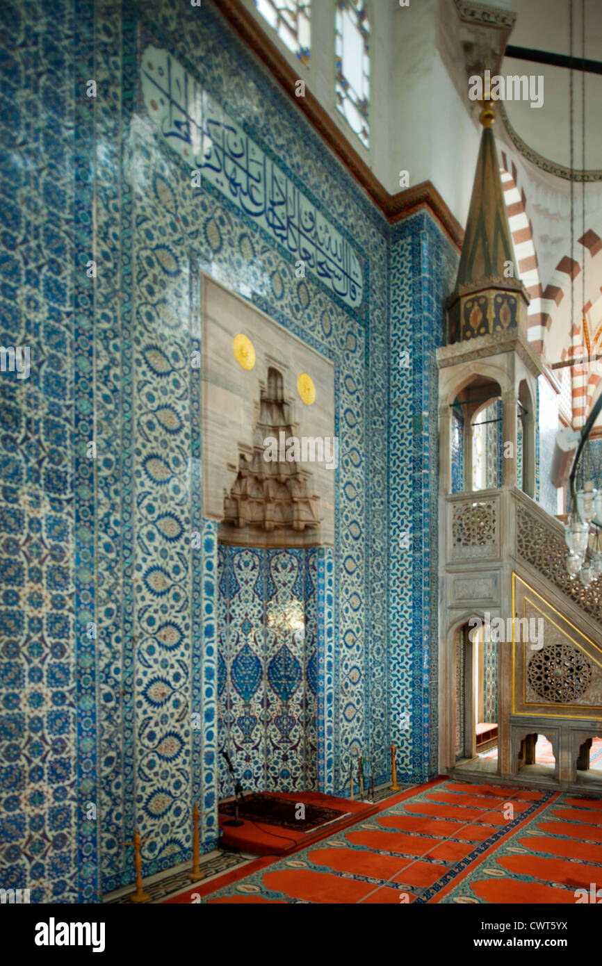 Ägypten, Istanbul, Eminönü, Rüstem-Pascha-Moschee, Eine Osmanische Moschee. Sie Wurde 1561 Vom Großwesir Rüstem Pascha gestiftet Stockfoto