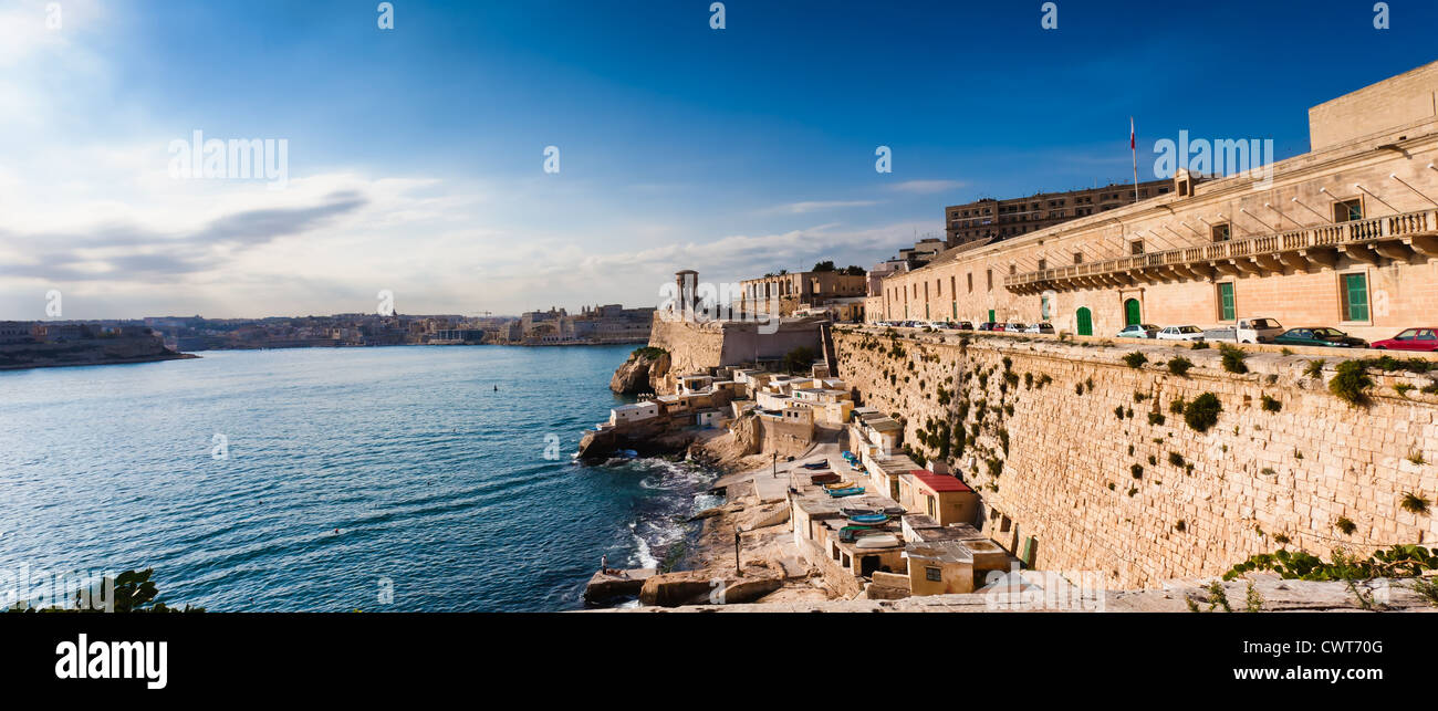 Große Hafen von Valletta ist die Siege Bell Memorial Malta Stockfoto