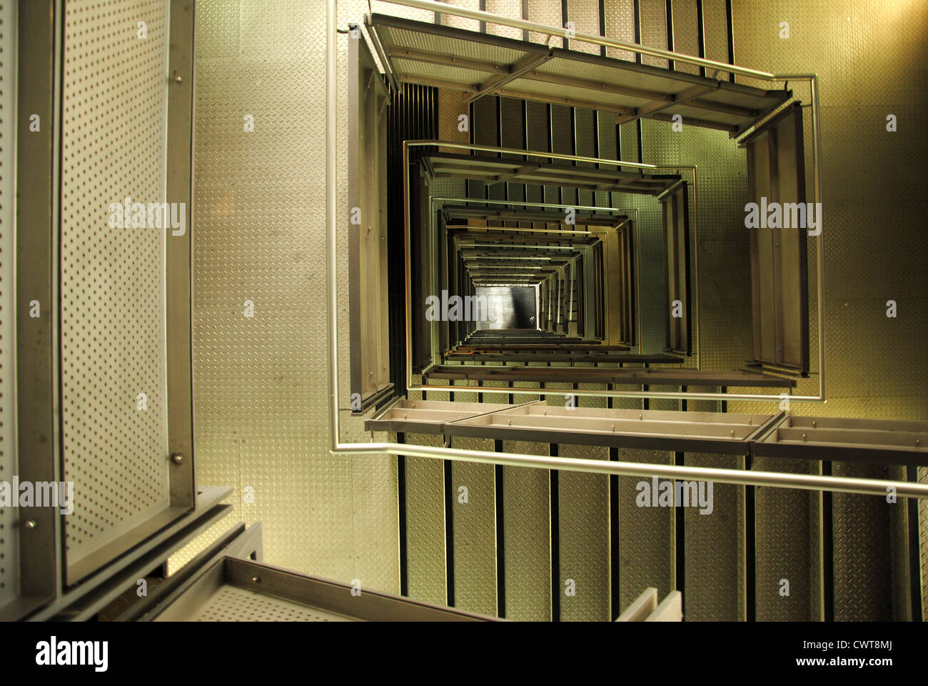Treppenhaus im Inneren der baltischen Zentrum für zeitgenössische Kunst, Newcastle-Gateshead Stockfoto