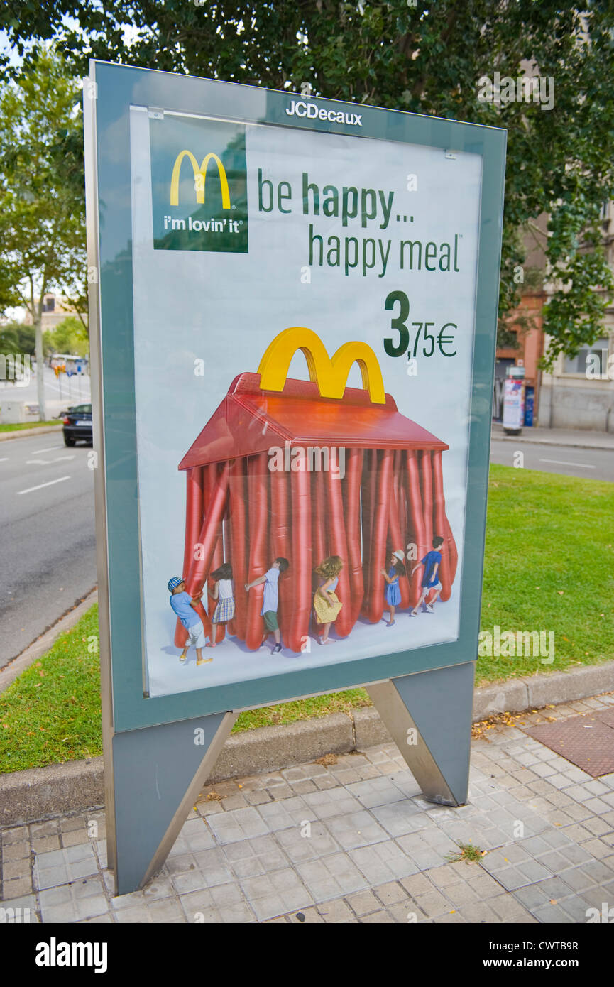 Advertisement advertising billboard mcdonalds -Fotos und -Bildmaterial ...