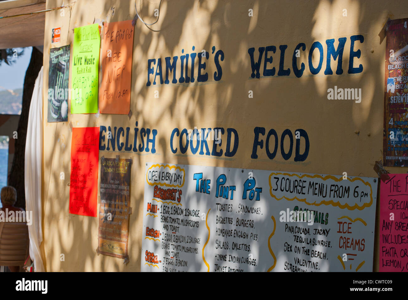 Englisch gekocht Essen Speisekarte an Bord, außerhalb eines Restaurants in Spanien. Stockfoto