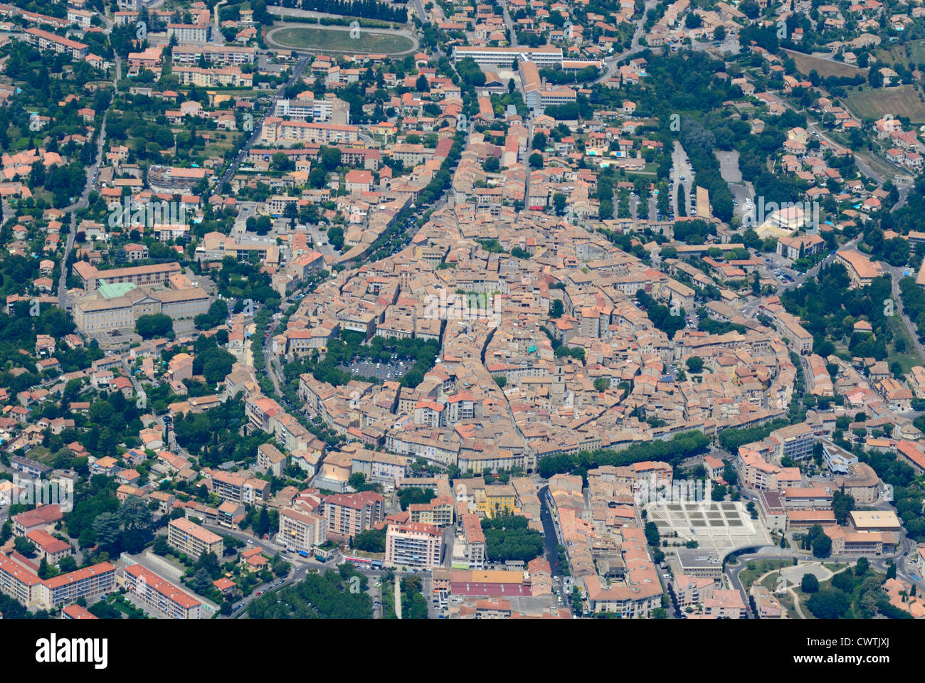 Luftaufnahme der alten historischen Mitte von Manosque, Alpes de Haute Provence, Frankreich Stockfoto