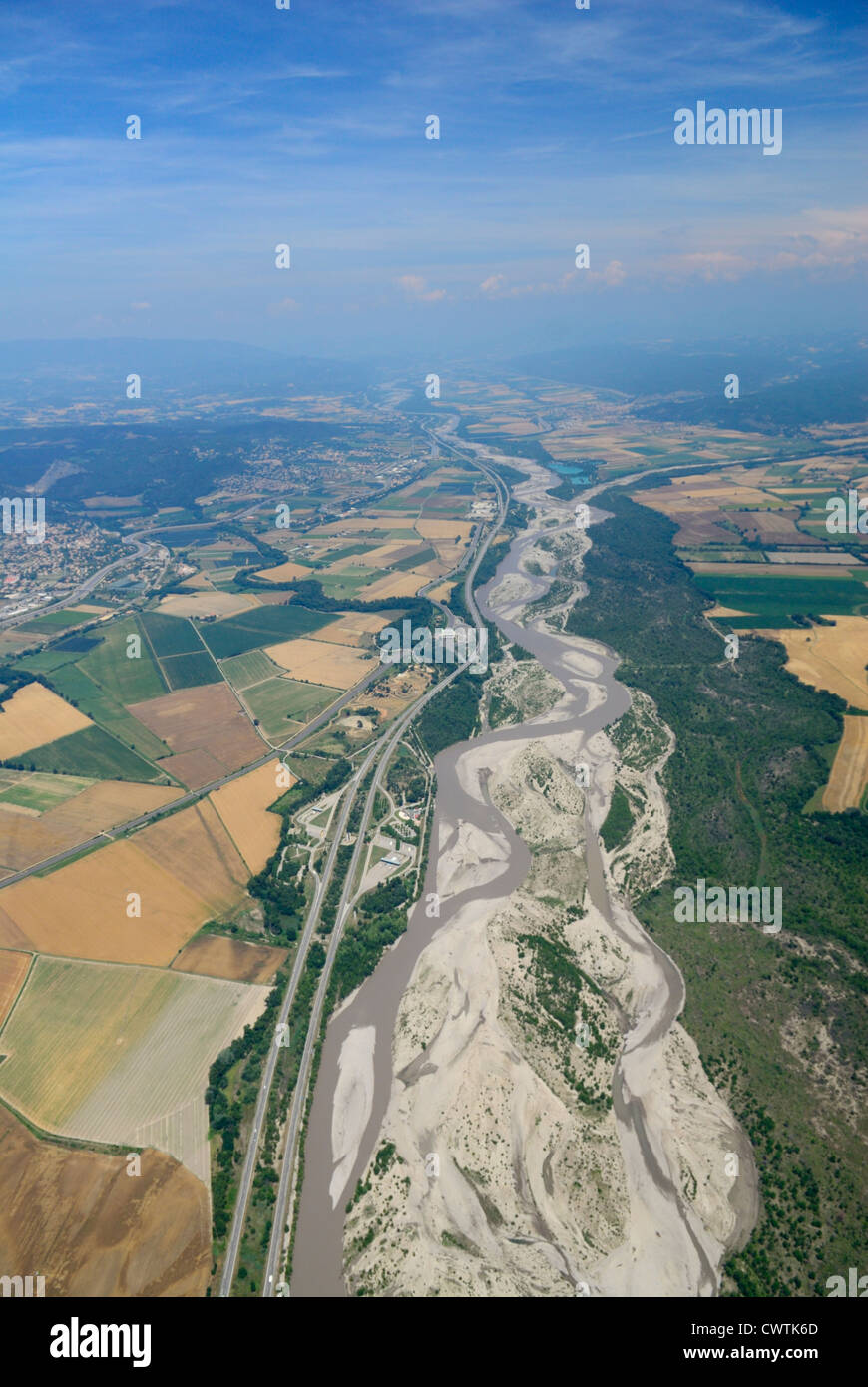 Luftaufnahme des Durance-Tal und Fluss, östlich von Manosque, Alpes de Haute Provence, Frankreich Stockfoto