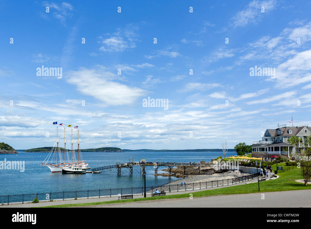 Der Hafen mit Blick auf die Bar Harbor Inn Bar Harbor, Mount Desert Island, Maine, USA Stockfoto