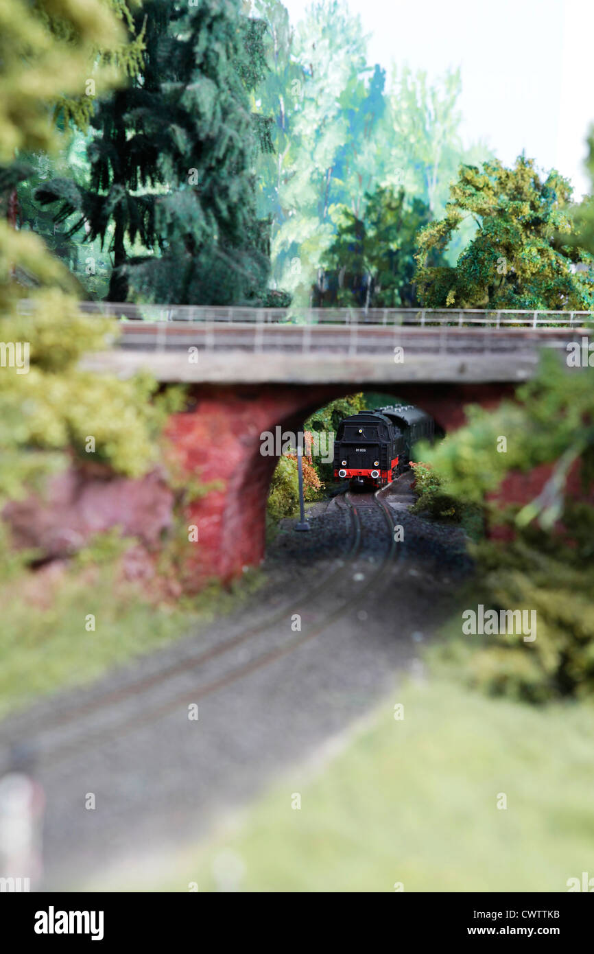Künstliche Landschaft von einer Modelleisenbahn Stockfoto