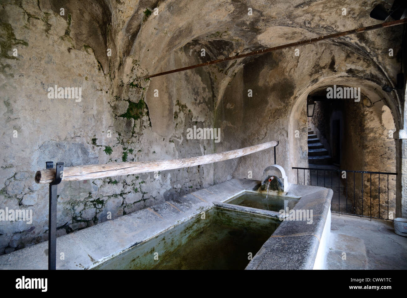 Lavoir, Waschhaus, Gemeinschaftswaschplatz oder öffentliche Kleidung Waschplatz Roubion Alpes-Maritimes Frankreich Stockfoto