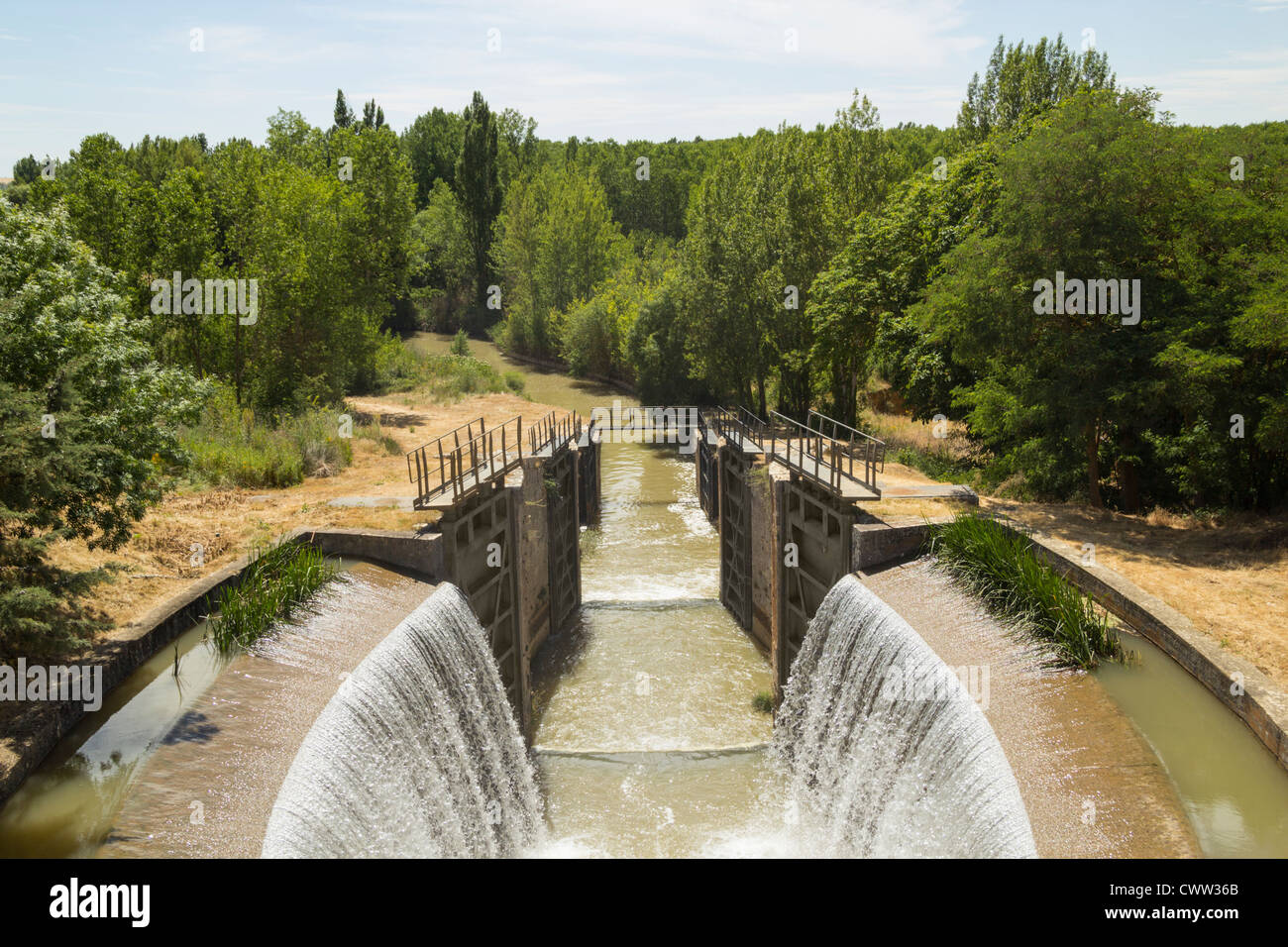 Schleusen am Canal de Castilla in Calahorra de Ribas, Palencia, Provinz, Kastilien-León, Spanien. Stockfoto