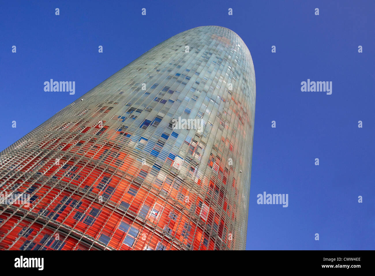 Die 144 Meter Turm Torre Agbar in Barcelona Spanien entworfen von französischen Architekten Jean Nouvel 2004. Der Hauptauftragnehmer Dragados. Stockfoto