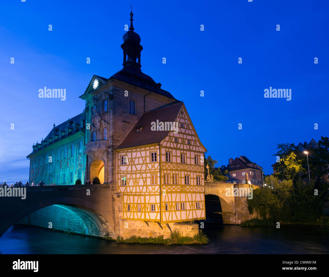 Altes Rathaus oder Altes Rathaus am Abend in Bamberg Bayern Deutschland Stockfoto