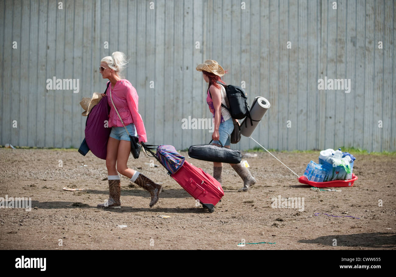 Musik-Fans auf der Hauptbühne beim T In The Park Festival in Balado am 8. Juli 2012 in Kinross Stockfoto