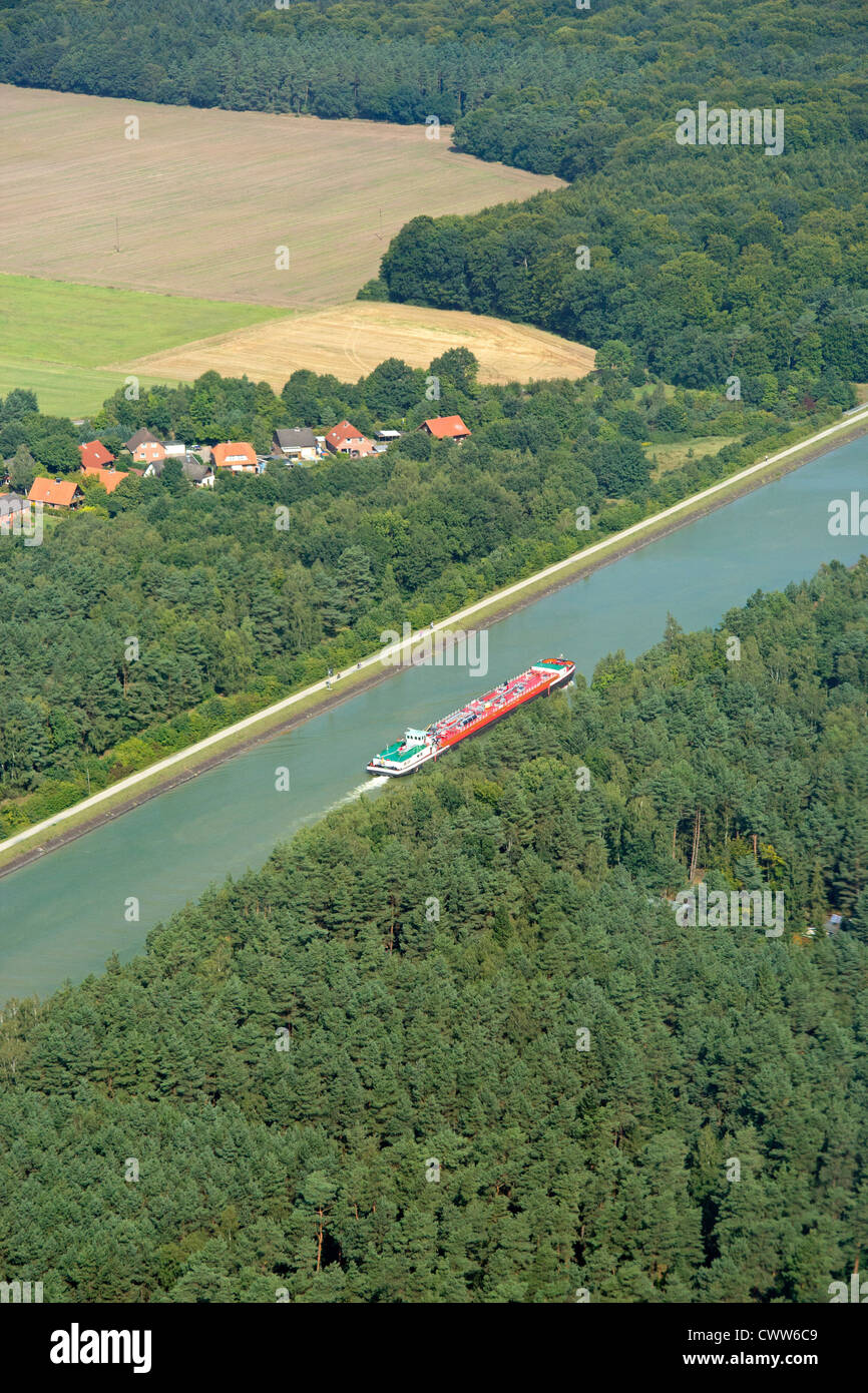 Luftbild des Elbe-Seitenkanals in der Nähe von Lüneburg, Niedersachsen, Deutschland Stockfoto