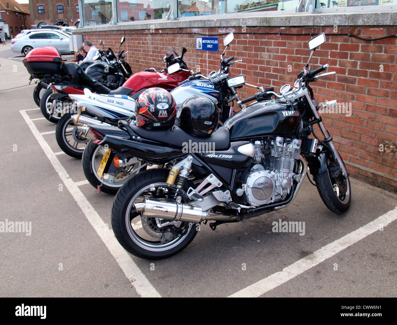 Motorrad Parkplatz, Wells-Next-the-Sea, Norfolk, Großbritannien Stockfoto