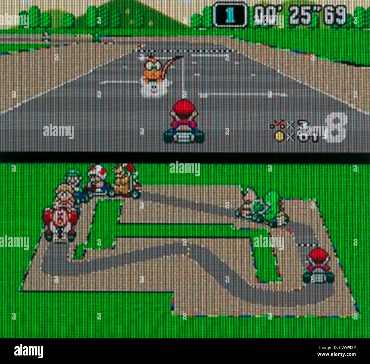 Super Mario Kart Spiel 1992 - hilft Lakitu inkompetent Mario wieder auf Strecke Stockfoto