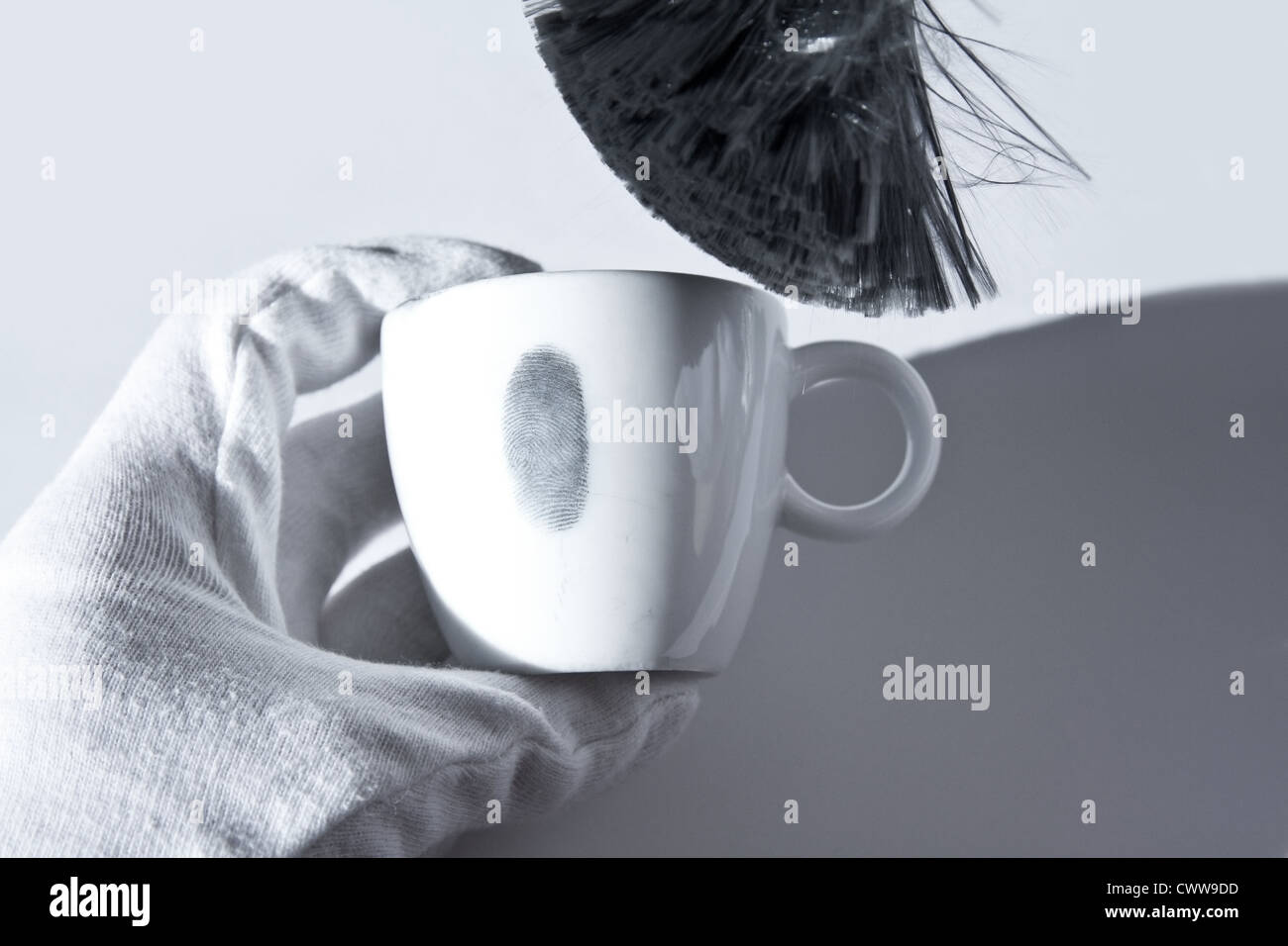 Sicherung von Fingerabdrücken auf eine Tasse Stockfoto