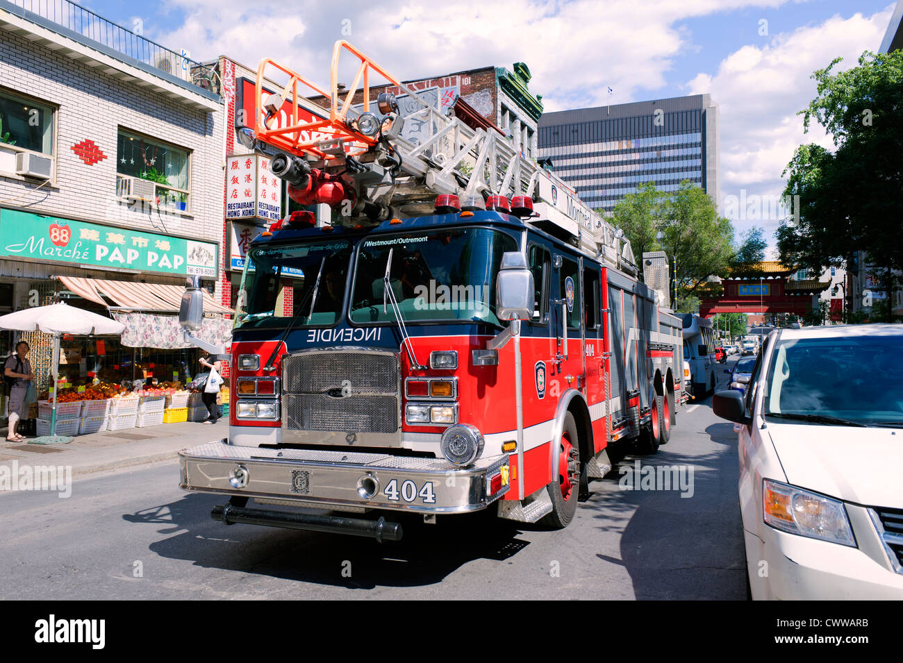 Löschfahrzeug auf St-Laurent Boulevard, Montreal, Québec, Kanada. Stockfoto