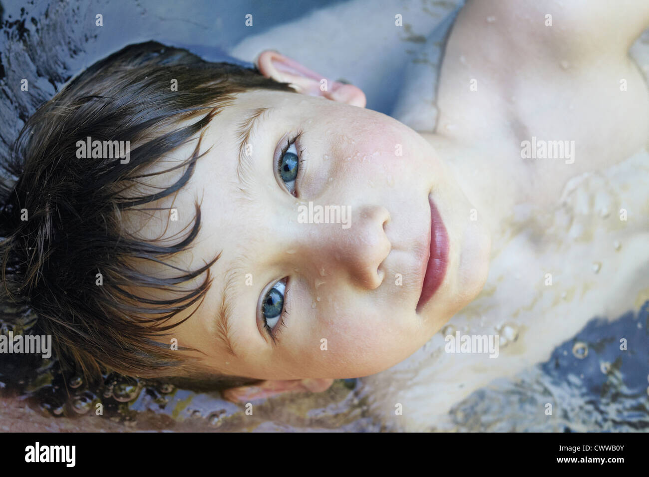 Nahaufnahme eines jungen Gesicht in Fluss Stockfoto