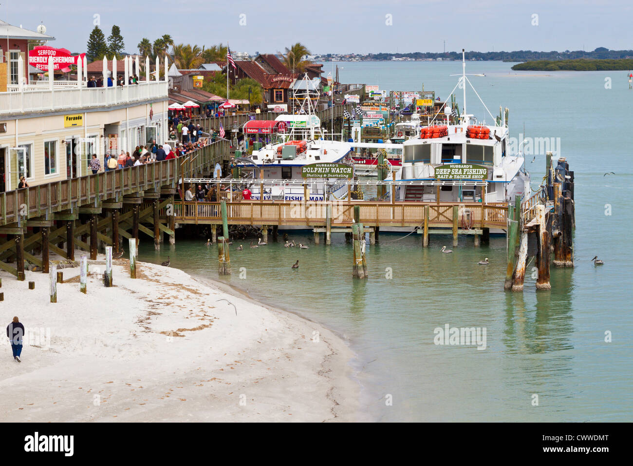 Angelboote, Restaurants und Geschäfte am John's Pass in Madeira Beach, Florida Stockfoto Angelboote, Restaurants und Geschäfte am John's Pass in Madeira Beach, Florida Stockfoto